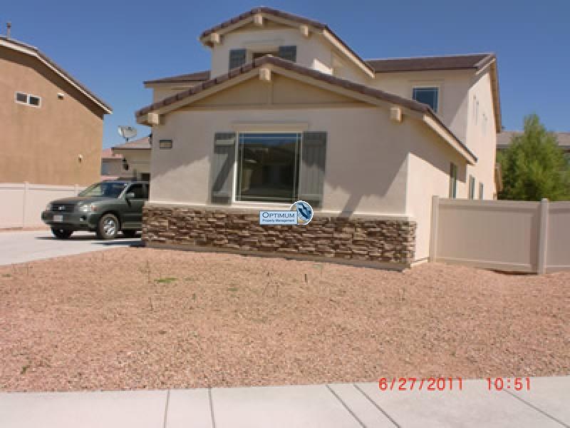 Large North Victorville 4 bedroom 1