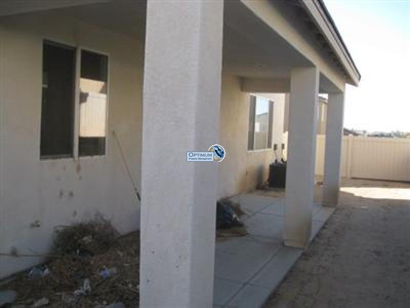 Large North Victorville 4 bedroom 11