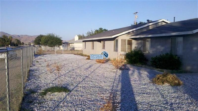 Nice home on a large, landscaped lot in Apple Valley 7